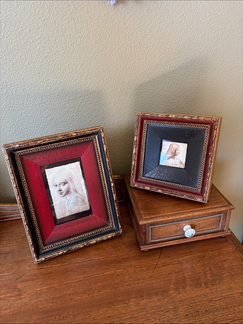 Pair of vintage picture frames